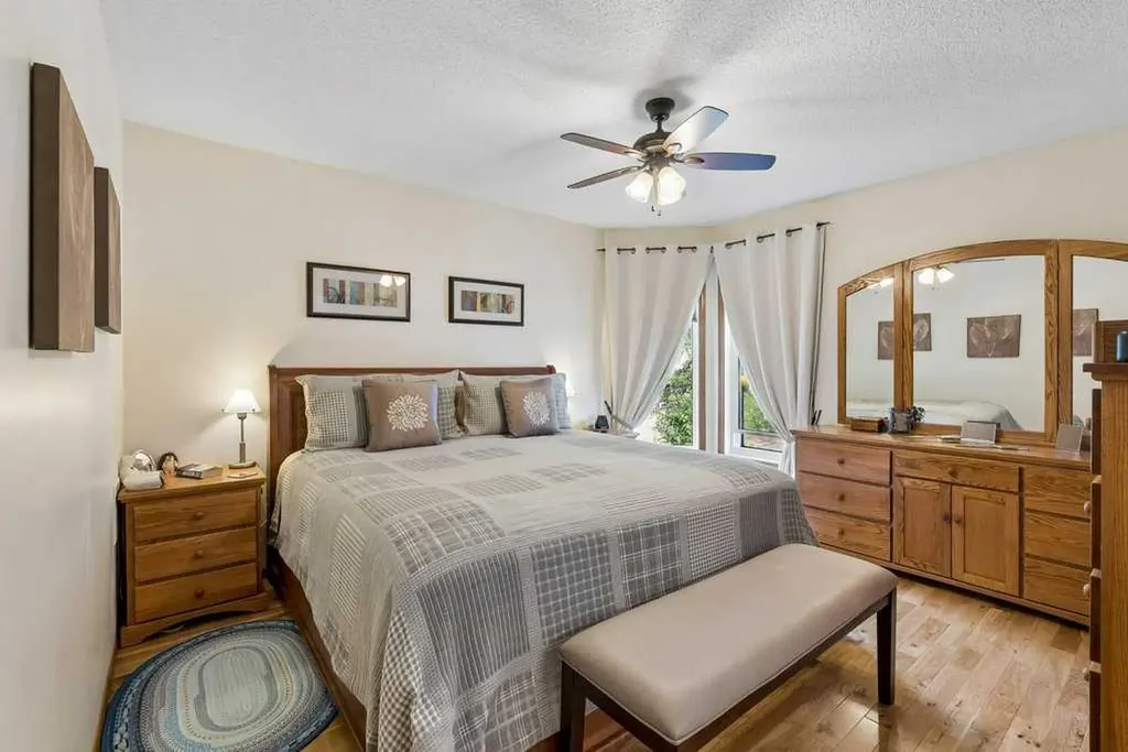 44 Macewan Ridge Gate NW Calgary AB T3K 3W2