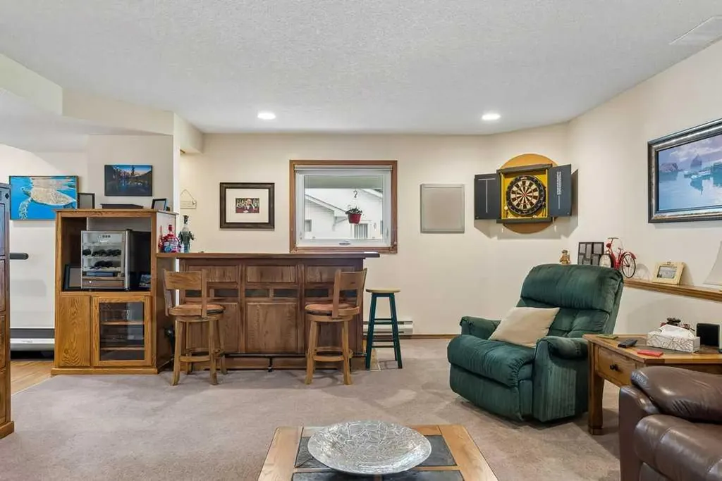 44 Macewan Ridge Gate NW Calgary AB T3K 3W2