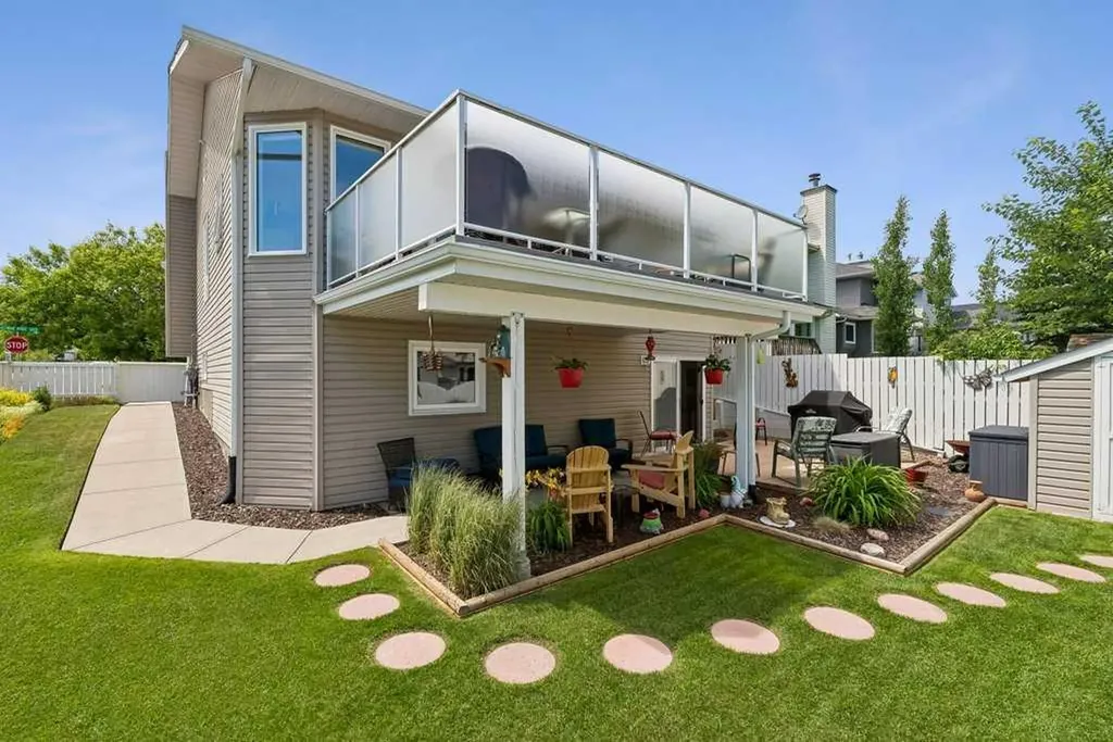 44 Macewan Ridge Gate NW Calgary AB T3K 3W2