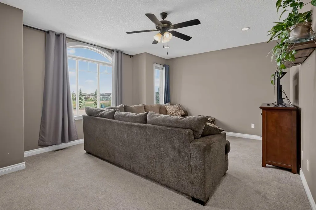 1798 Baywater Street SW Airdrie AB T4B0A8