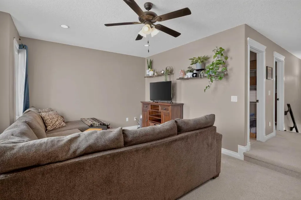 1798 Baywater Street SW Airdrie AB T4B0A8