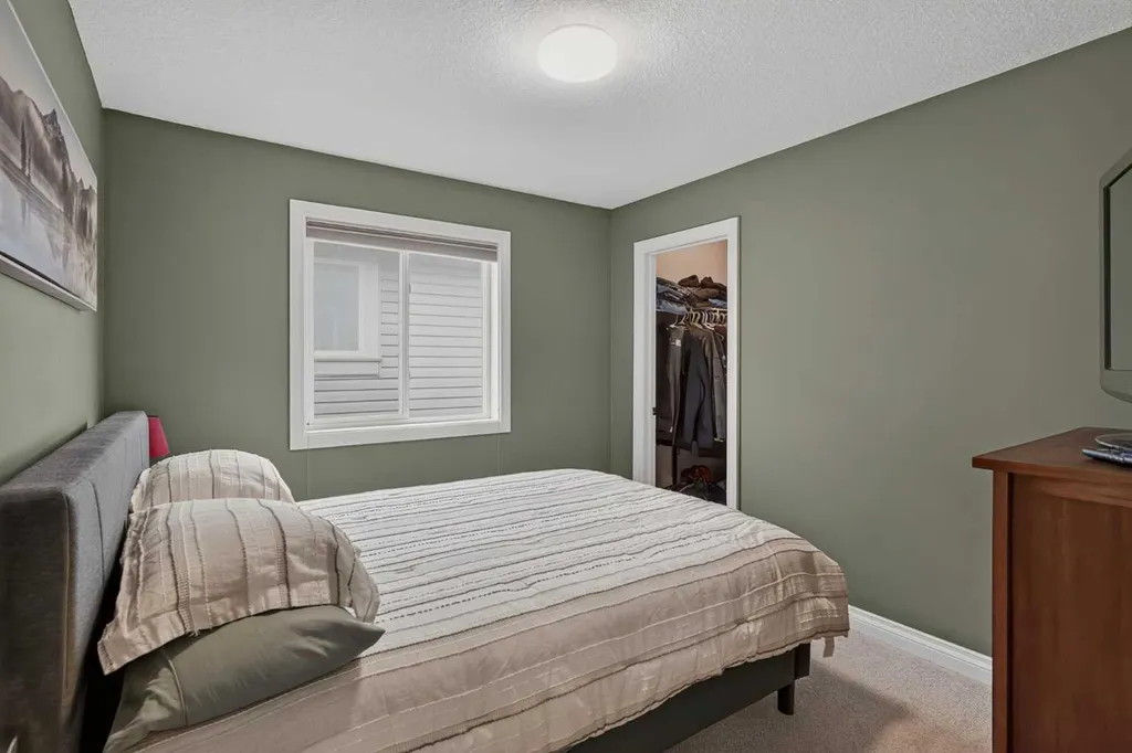 1798 Baywater Street SW Airdrie AB T4B0A8