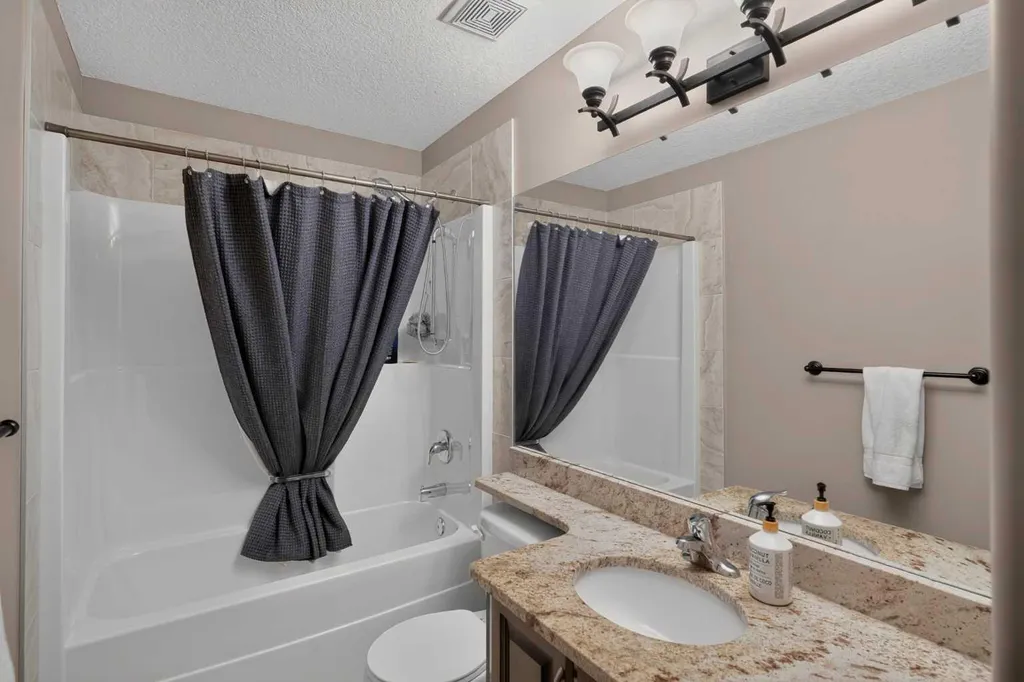 1798 Baywater Street SW Airdrie AB T4B0A8