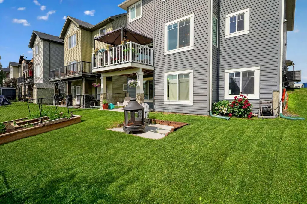 1798 Baywater Street SW Airdrie AB T4B0A8