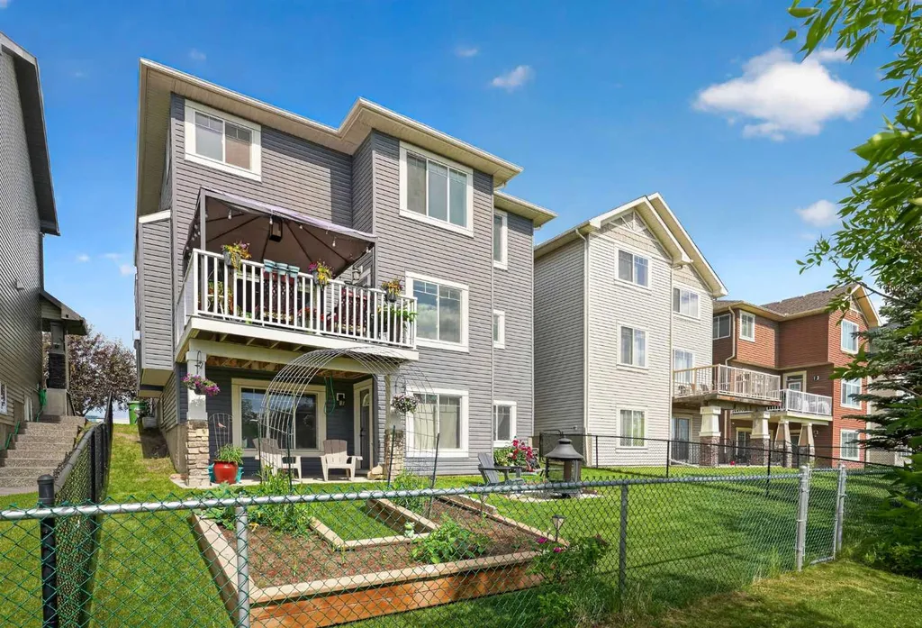 1798 Baywater Street SW Airdrie AB T4B0A8