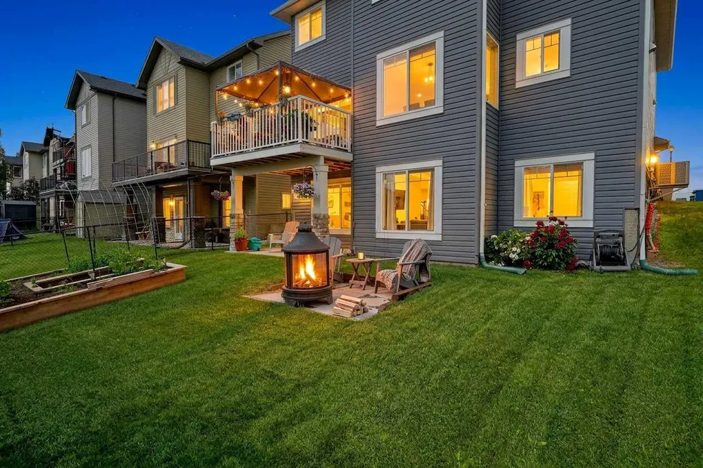 1798 Baywater Street SW Airdrie AB T4B0A8
