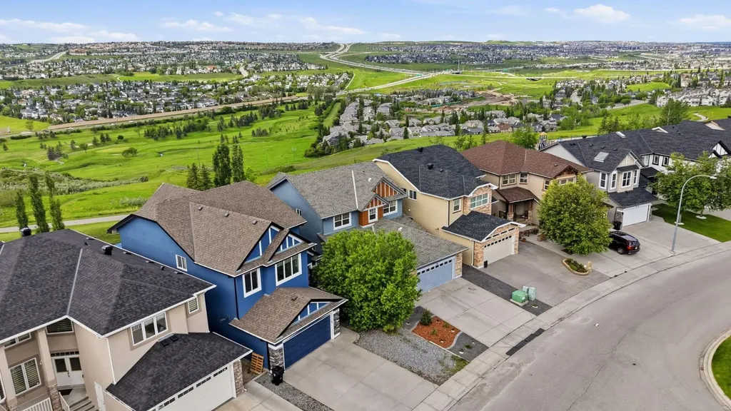 170 Panamount Road NW Calgary AB T3K 0H8
