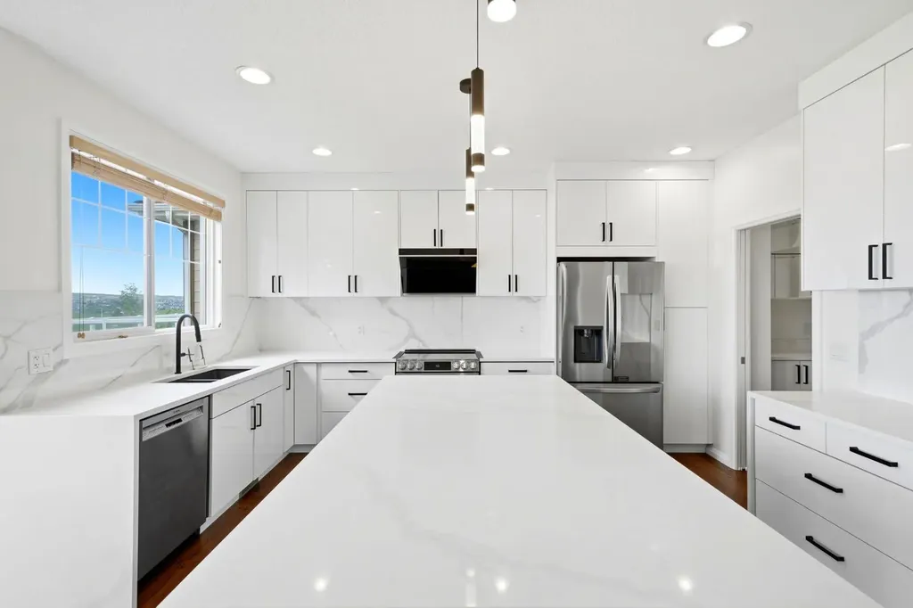 170 Panamount Road NW Calgary AB T3K 0H8