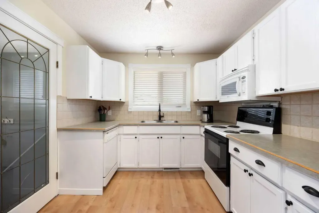 116 Rowan Street Fort Mcmurray AB T9H 2Y5