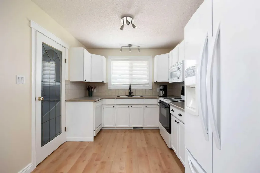 116 Rowan Street Fort Mcmurray AB T9H 2Y5