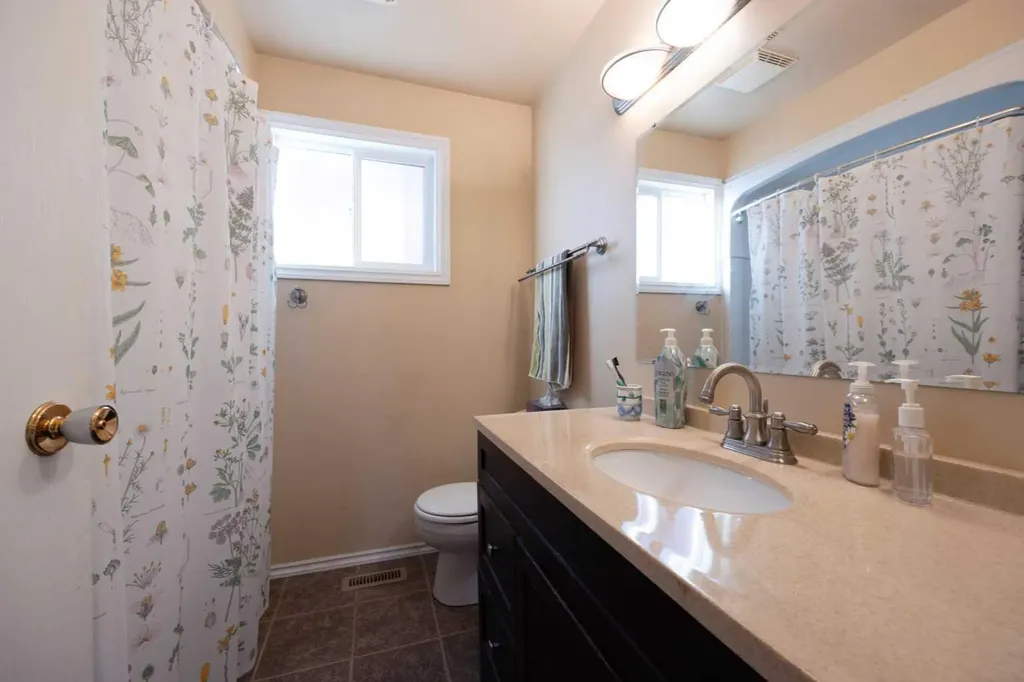 116 Rowan Street Fort Mcmurray AB T9H 2Y5