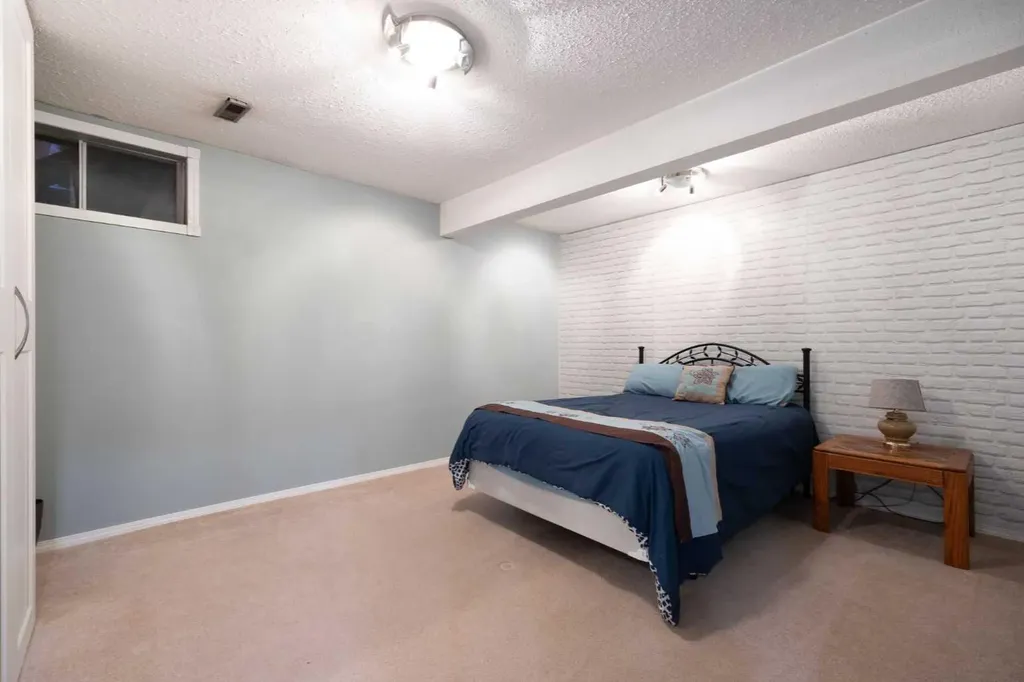 116 Rowan Street Fort Mcmurray AB T9H 2Y5