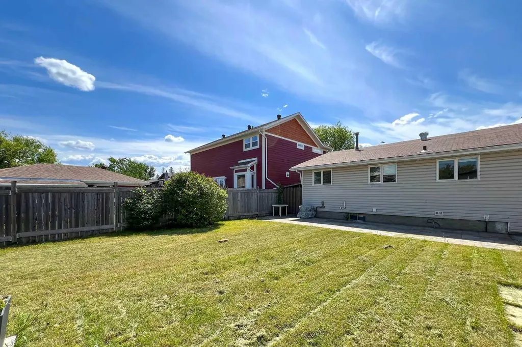 116 Rowan Street Fort Mcmurray AB T9H 2Y5