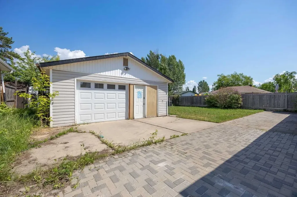116 Rowan Street Fort Mcmurray AB T9H 2Y5