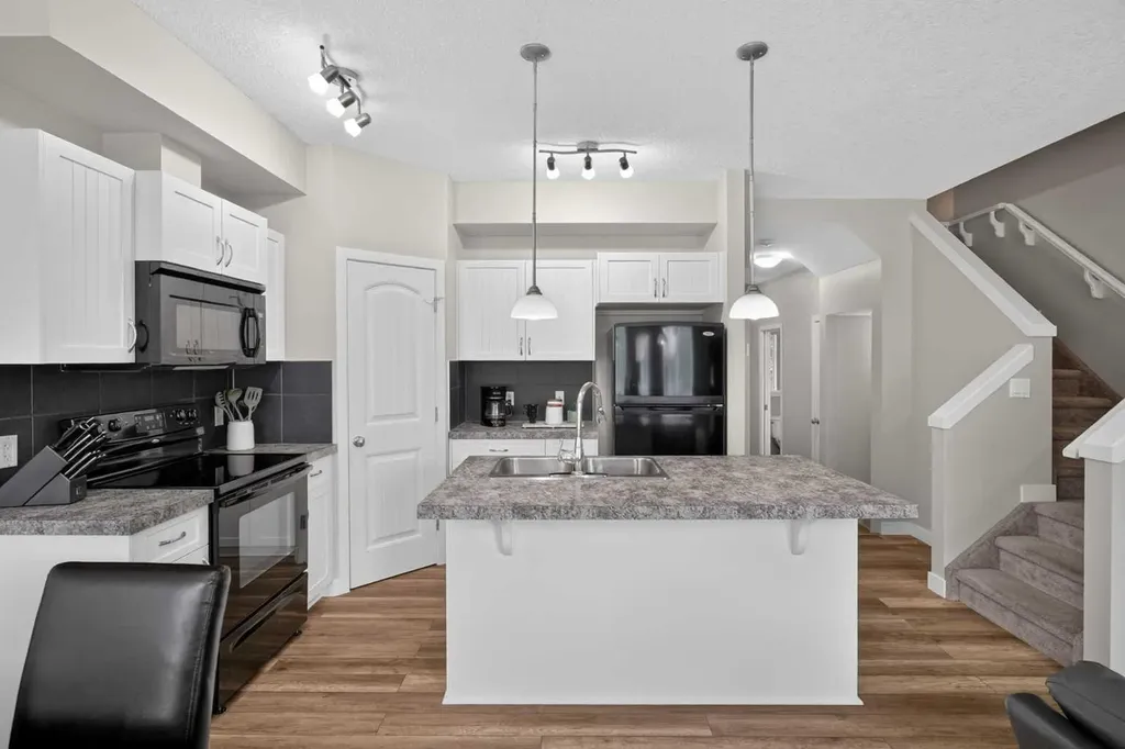 29 Sage Hill Common NW Calgary AB T3R0J6