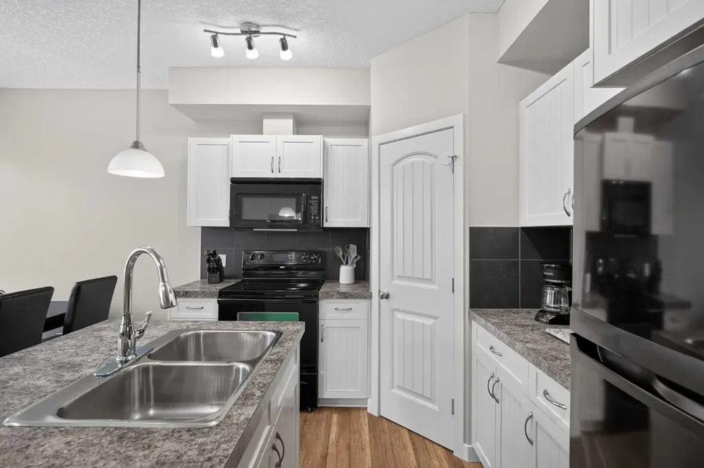 29 Sage Hill Common NW Calgary AB T3R0J6