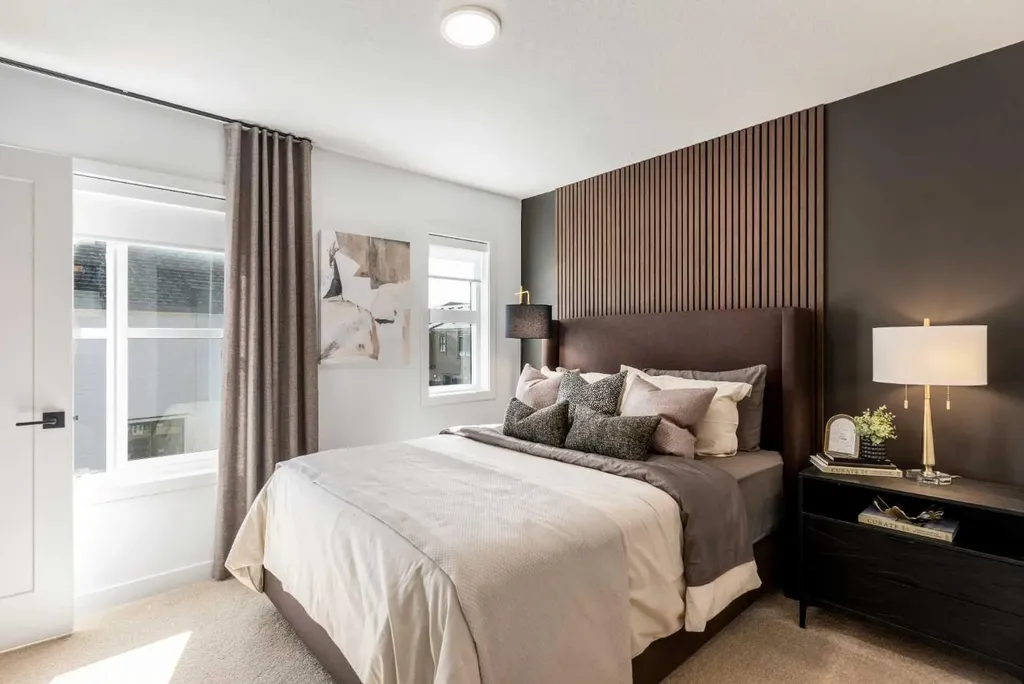 30 Rochester View NW Calgary AB T3L 0M8