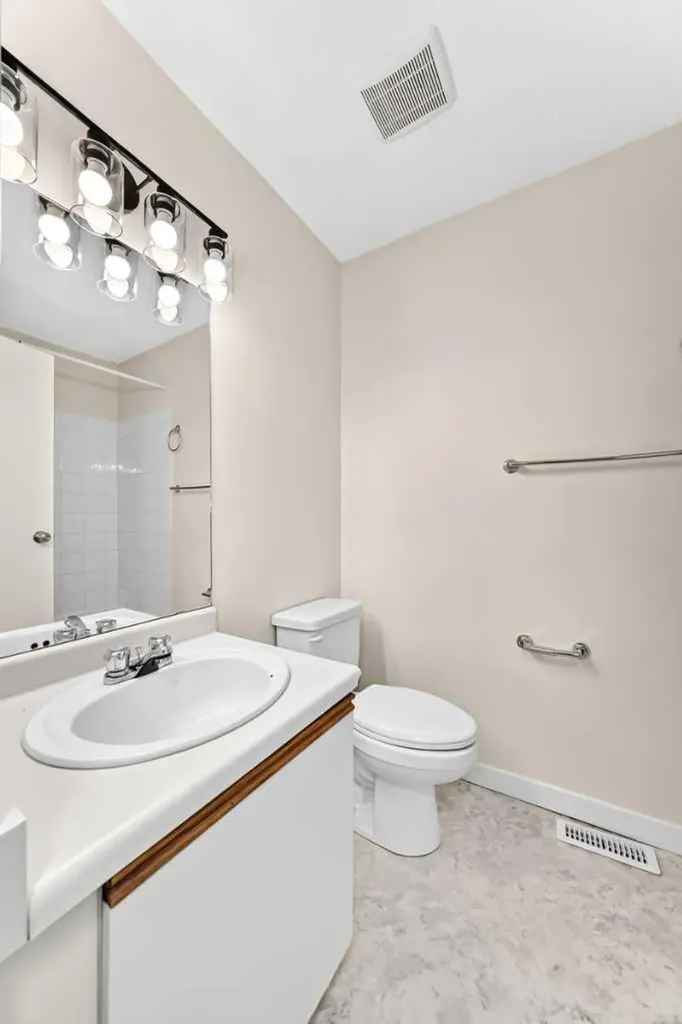35 Martindale Court NE Calgary AB T3J2V8