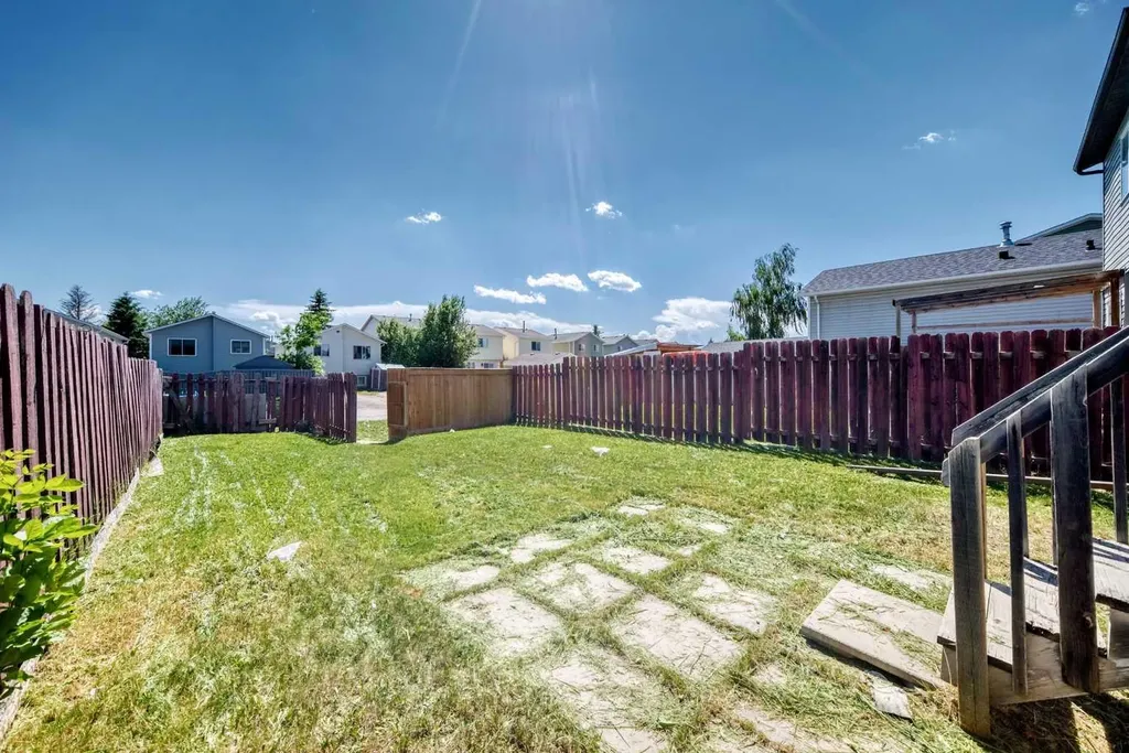 35 Martindale Court NE Calgary AB T3J2V8