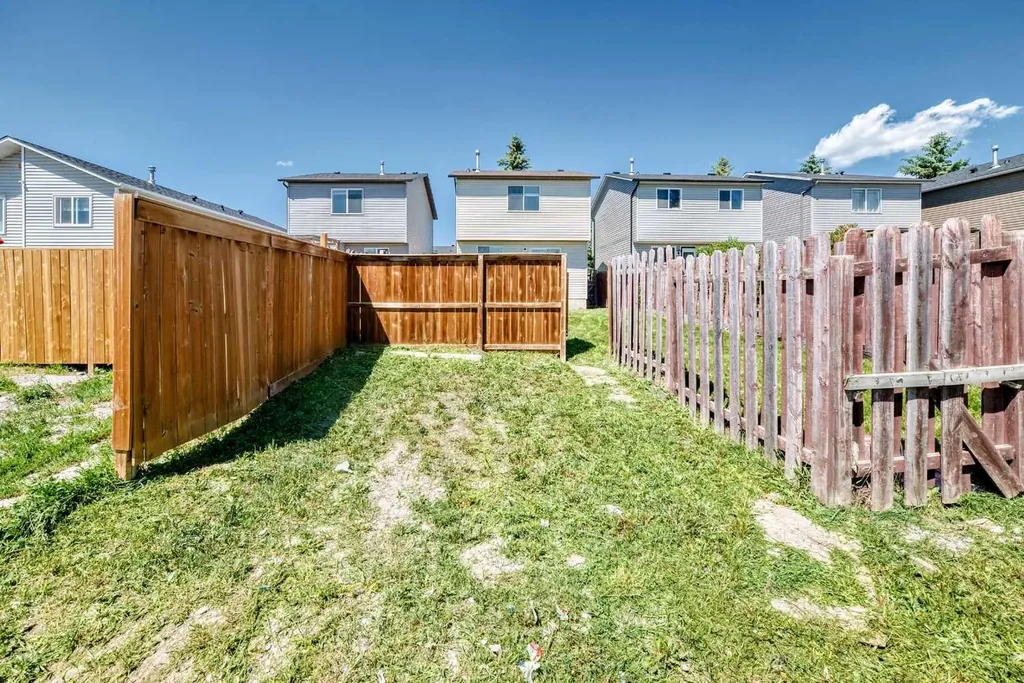 35 Martindale Court NE Calgary AB T3J2V8