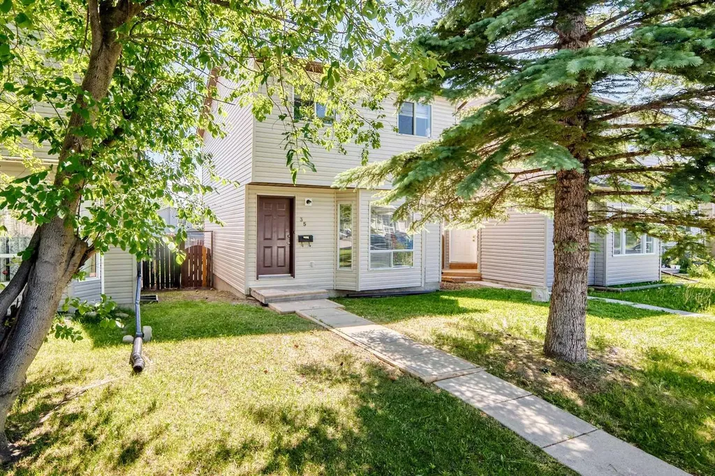 35 Martindale Court NE Calgary AB T3J2V8