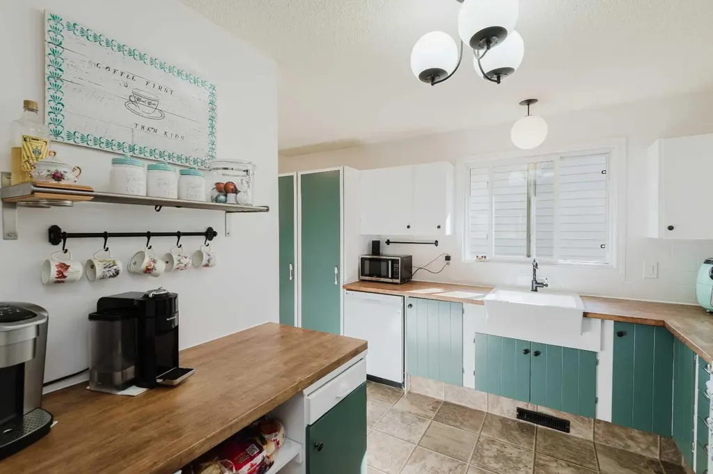 9410 70 Avenue Grande Prairie AB T8V5W8