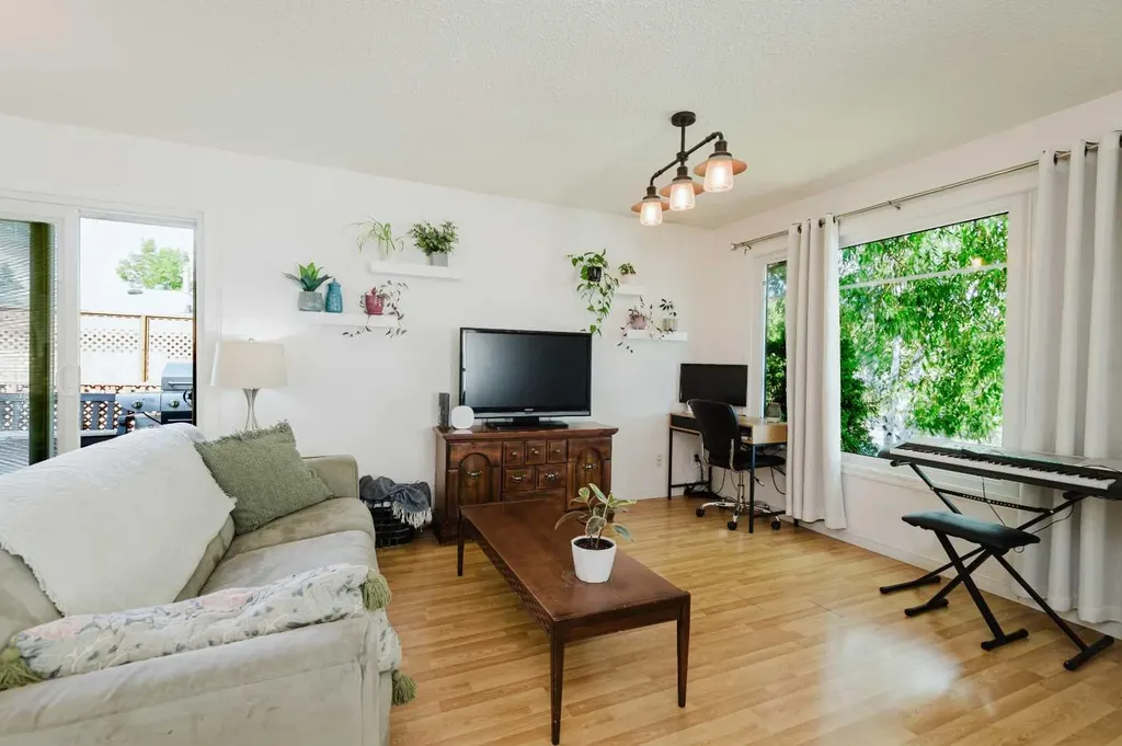 9410 70 Avenue Grande Prairie AB T8V5W8