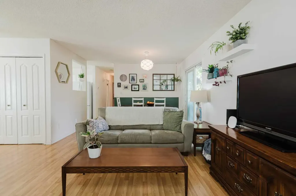9410 70 Avenue Grande Prairie AB T8V5W8