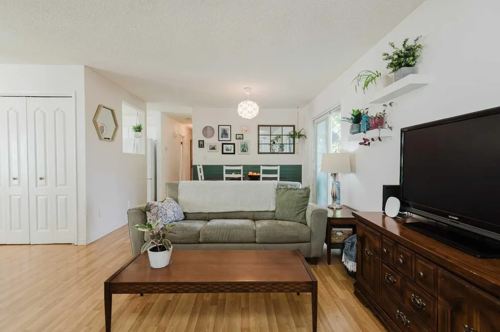 9410 70 Avenue Grande Prairie AB T8V5W8
