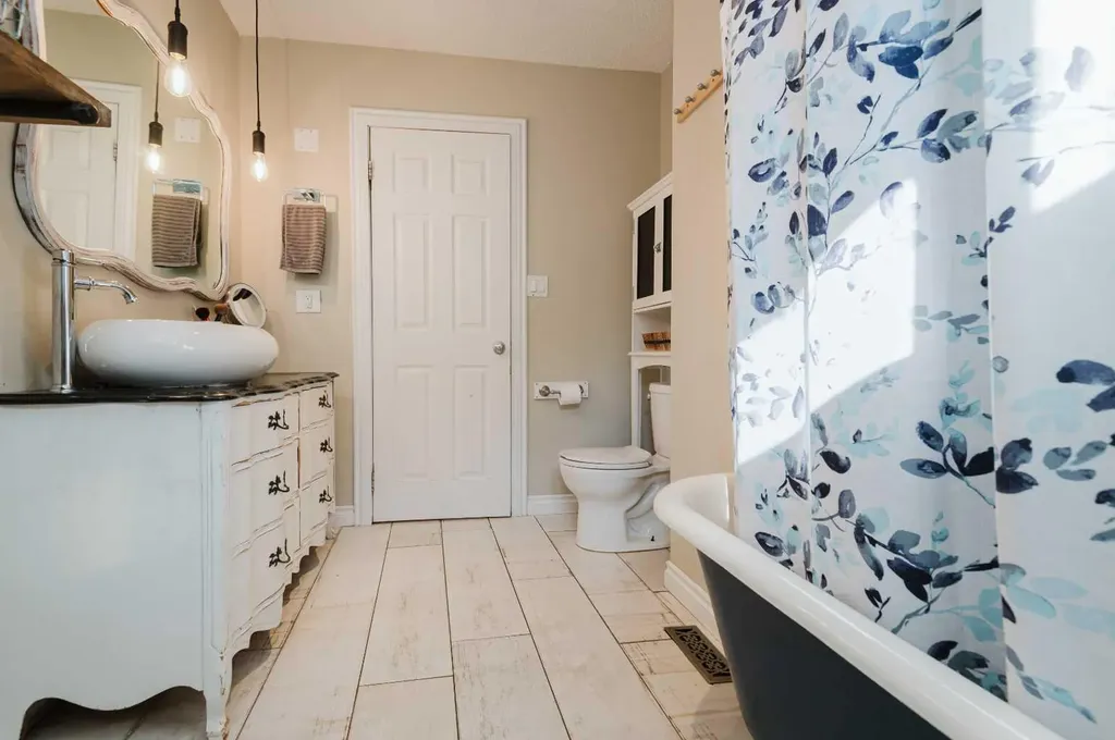9410 70 Avenue Grande Prairie AB T8V5W8
