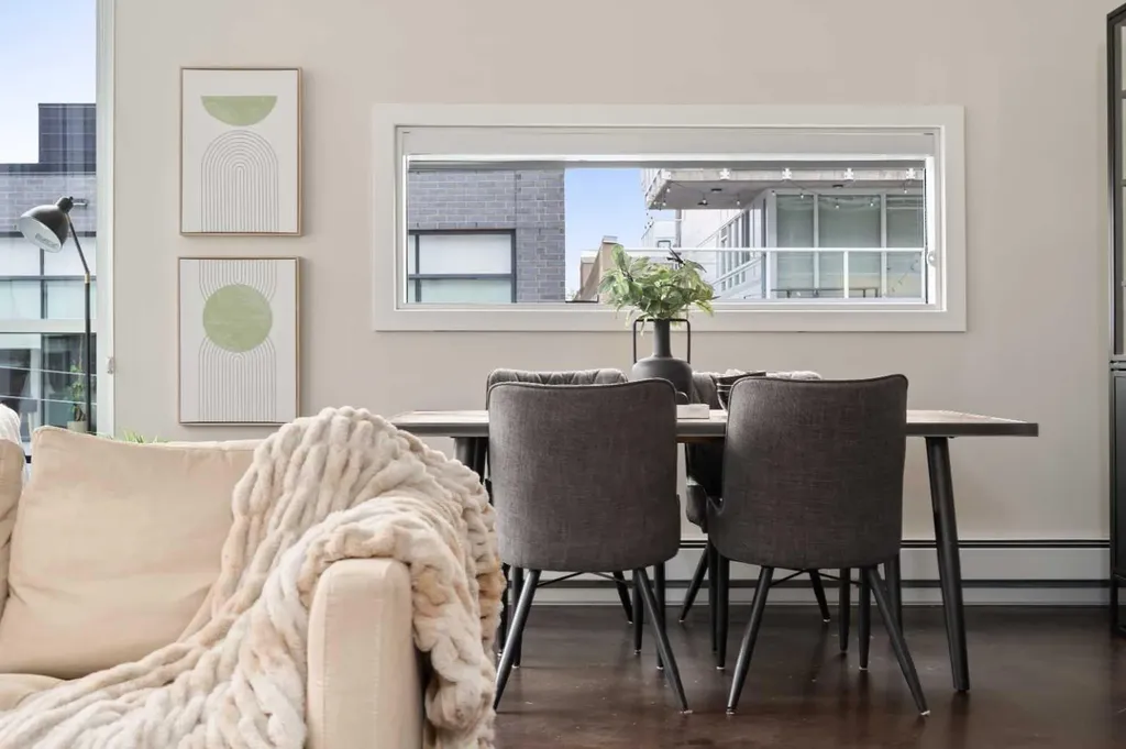 235 9a Street NW Calgary AB T2N 4H7