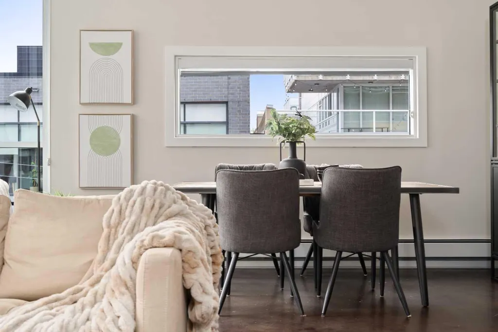 235 9a Street NW Calgary AB T2N 4H7