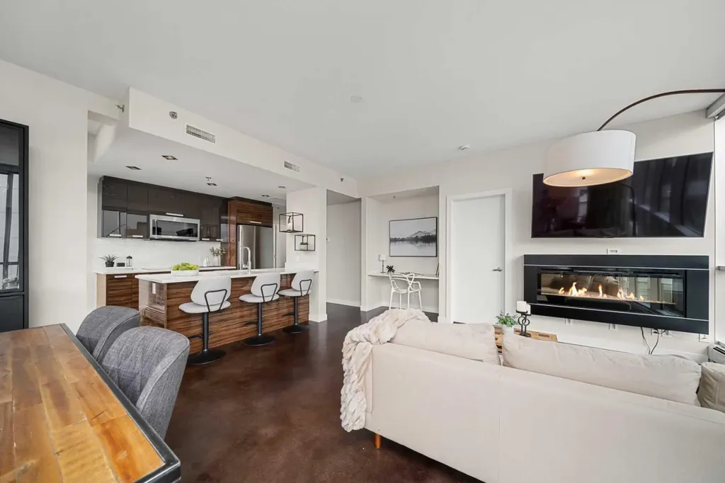 235 9a Street NW Calgary AB T2N 4H7