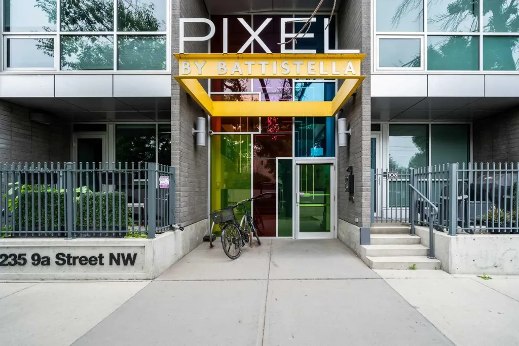 235 9a Street NW Calgary AB T2N 4H7