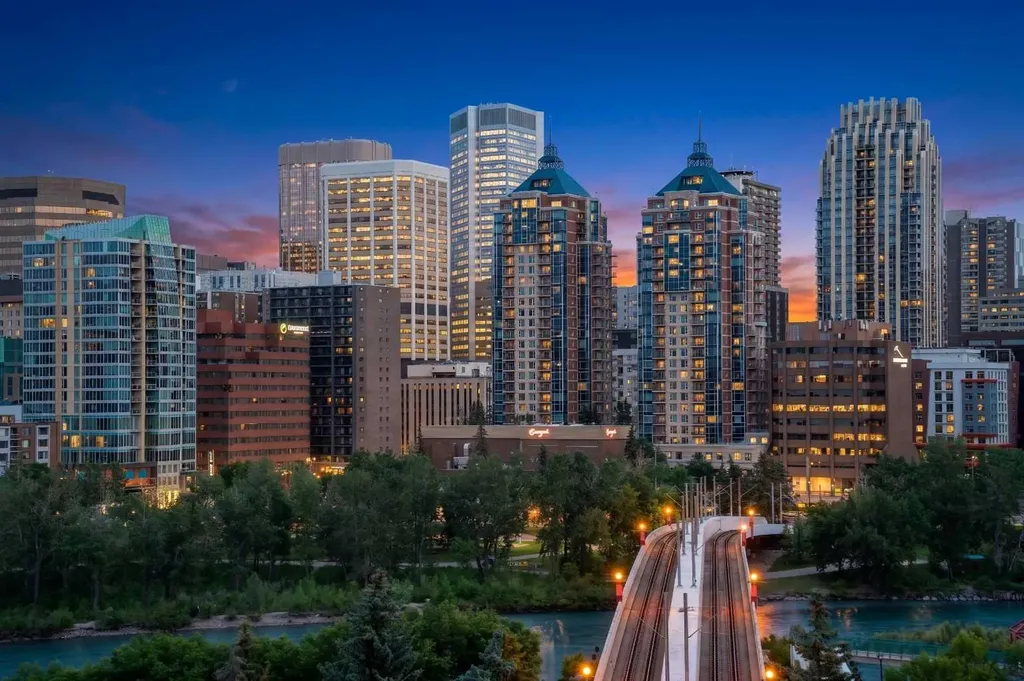 235 9a Street NW Calgary AB T2N 4H7