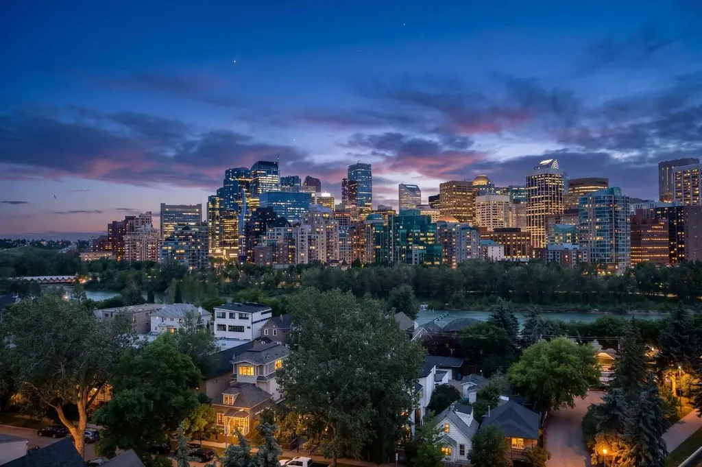 235 9a Street NW Calgary AB T2N 4H7