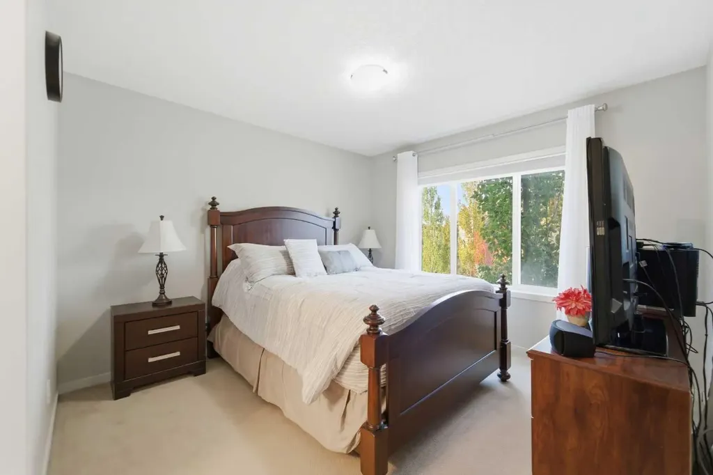 131 Copperpond Row SE Calgary AB T2Z 1H3