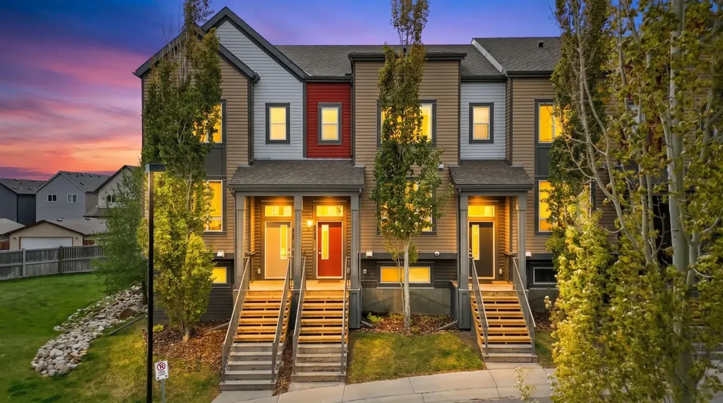 131 Copperpond Row SE Calgary AB T2Z 1H3