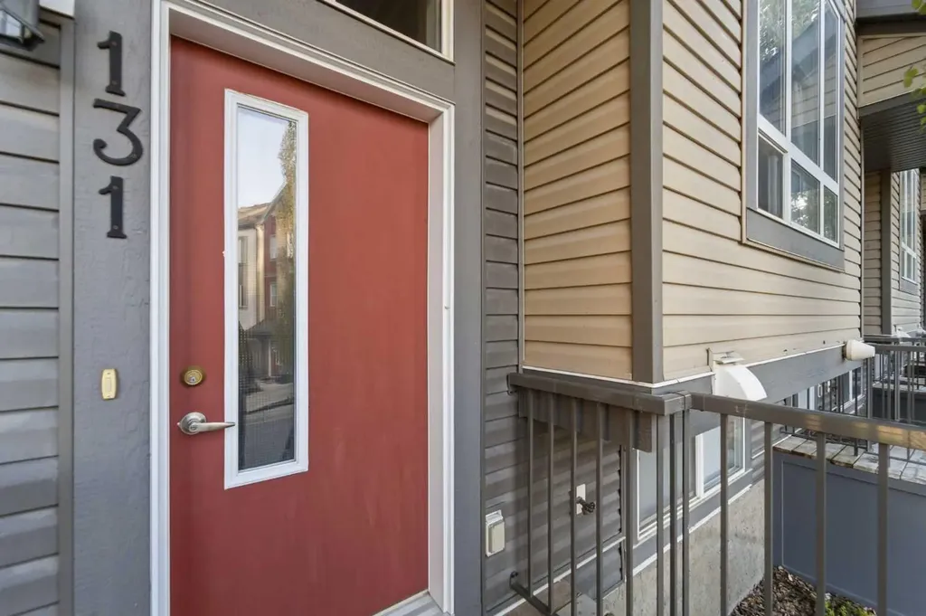 131 Copperpond Row SE Calgary AB T2Z 1H3