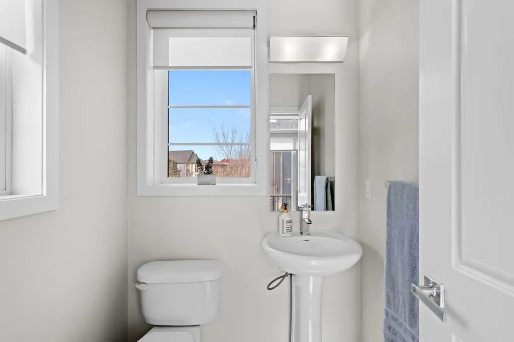 102 Walden Circle SE Calgary AB T2X 0Y4