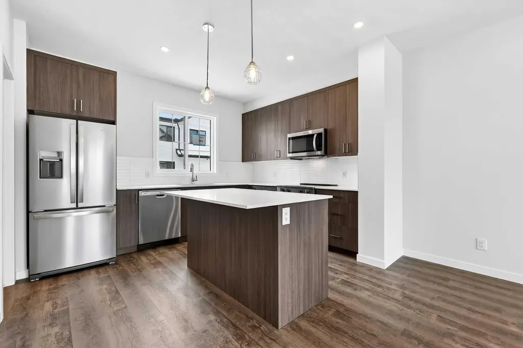 1750 Rangeview Drive SE Calgary AB T3S 0X3