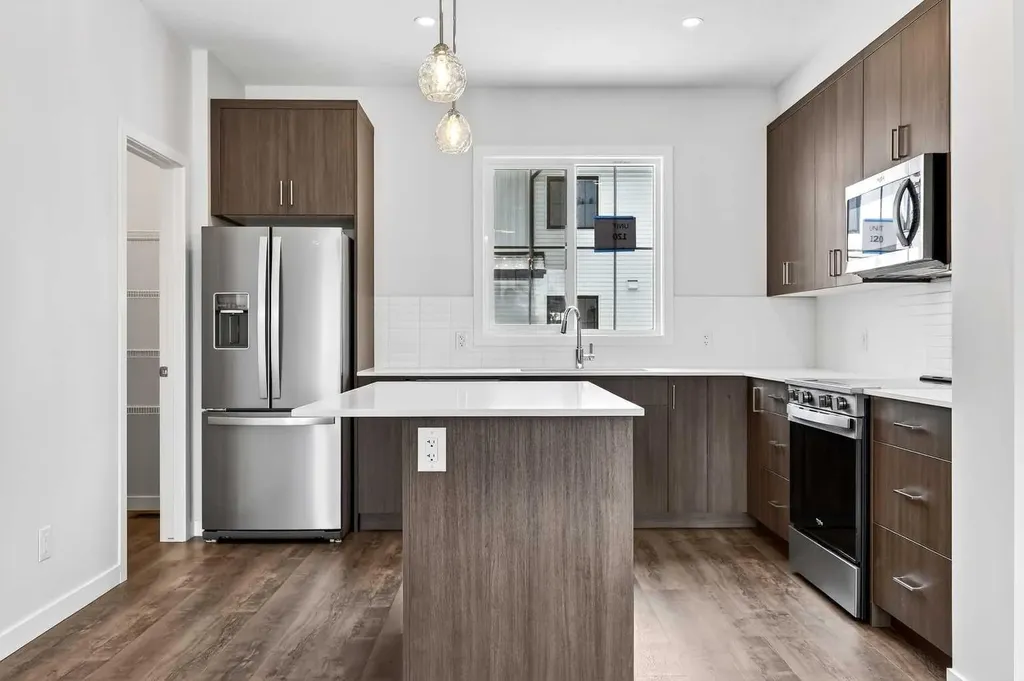 1750 Rangeview Drive SE Calgary AB T3S 0X3