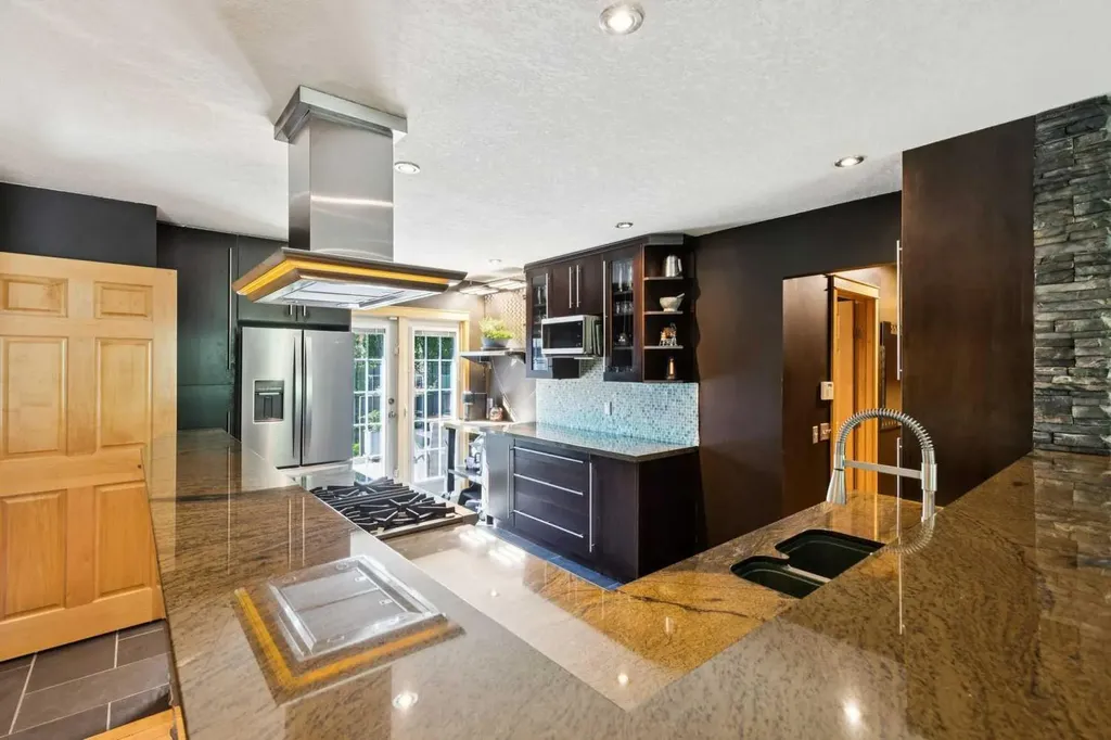 10220 Brookpark Boulevard SW Calgary AB T2W 2P7