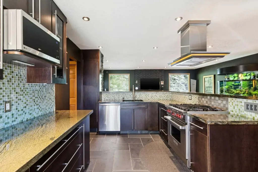 10220 Brookpark Boulevard SW Calgary AB T2W 2P7
