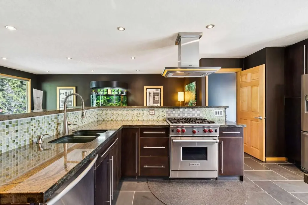 10220 Brookpark Boulevard SW Calgary AB T2W 2P7