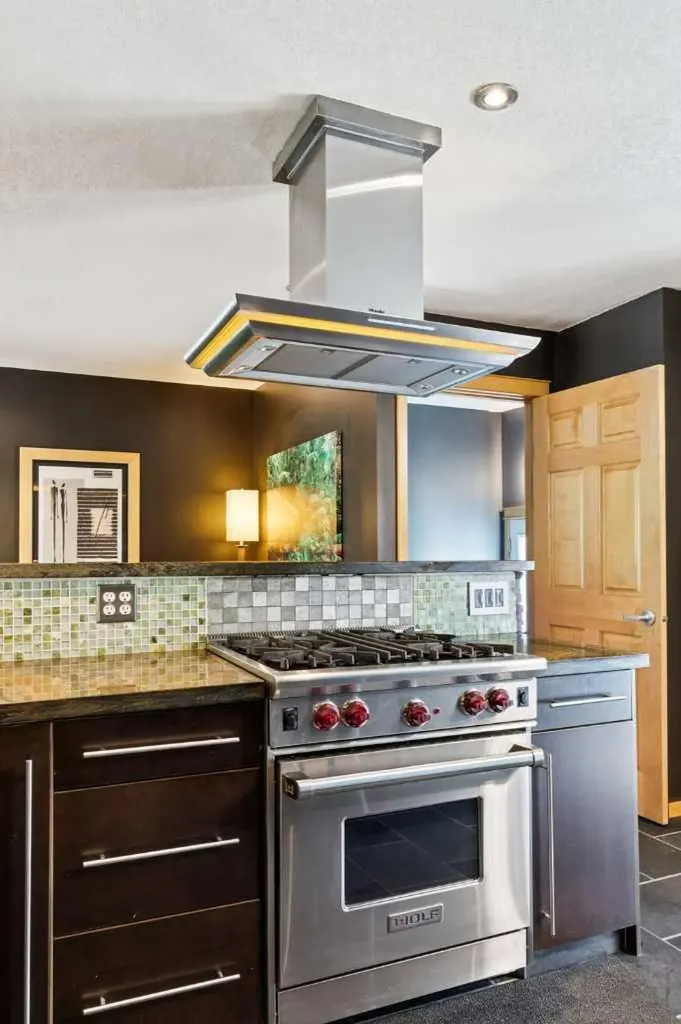 10220 Brookpark Boulevard SW Calgary AB T2W 2P7