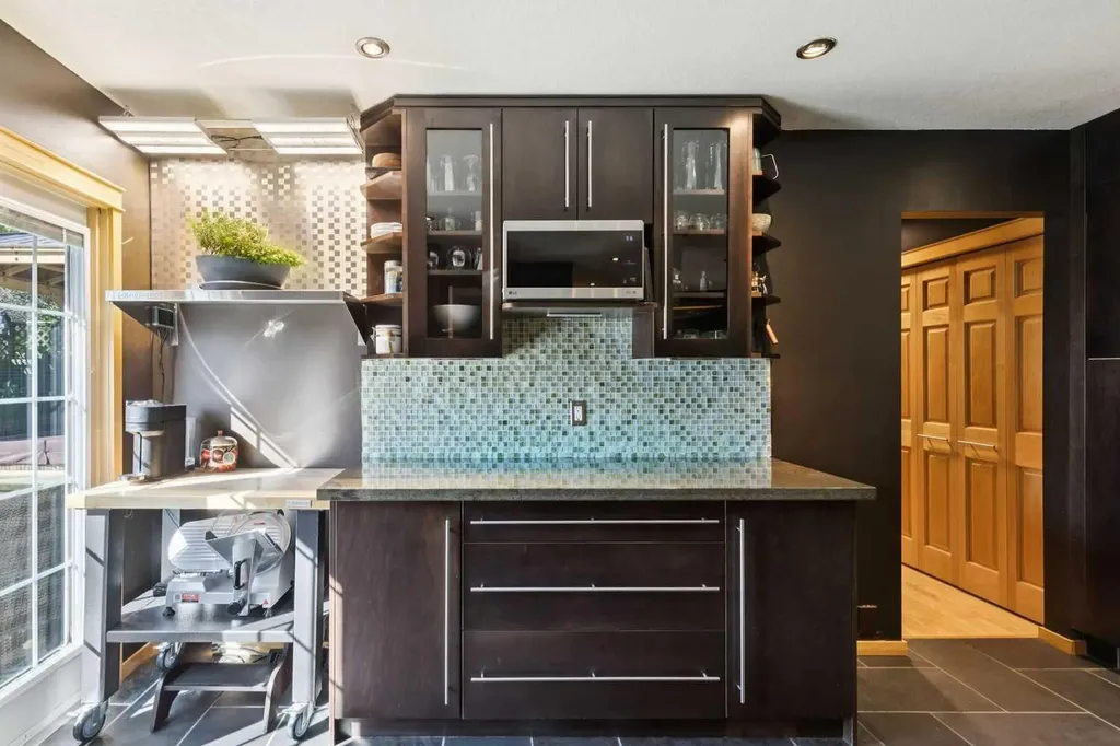10220 Brookpark Boulevard SW Calgary AB T2W 2P7