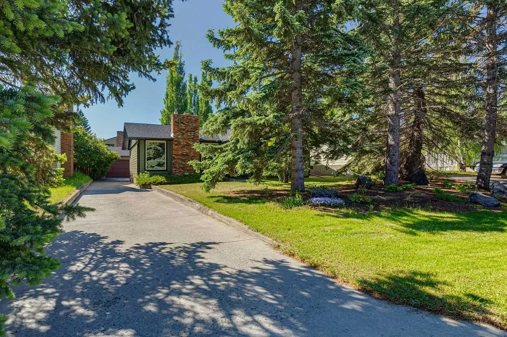 10220 Brookpark Boulevard SW Calgary AB T2W 2P7