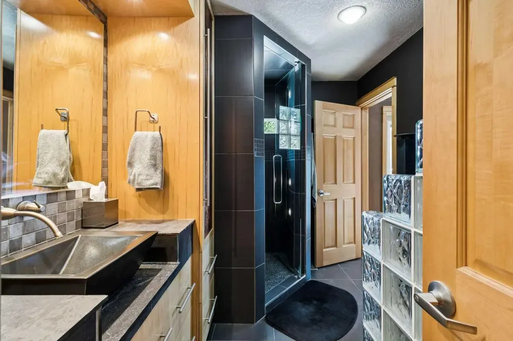 10220 Brookpark Boulevard SW Calgary AB T2W 2P7