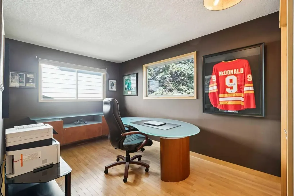 10220 Brookpark Boulevard SW Calgary AB T2W 2P7